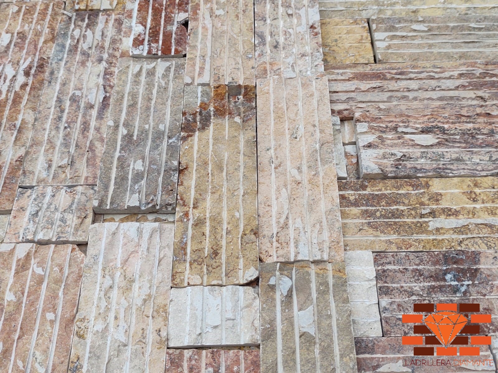 Adobes grandes para arcos en barro rojo