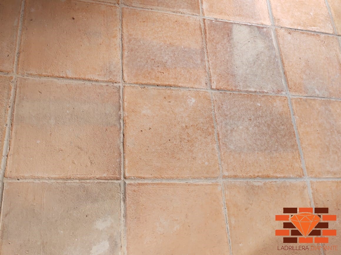 Adobes grandes para arcos en barro rojo