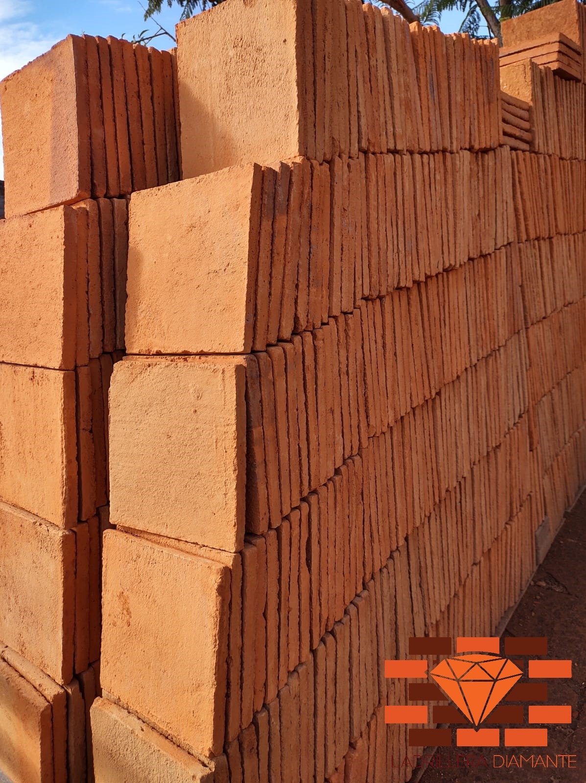 Adobes grandes para arcos en barro rojo