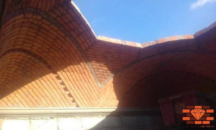 Adobes grandes para arcos en barro rojo