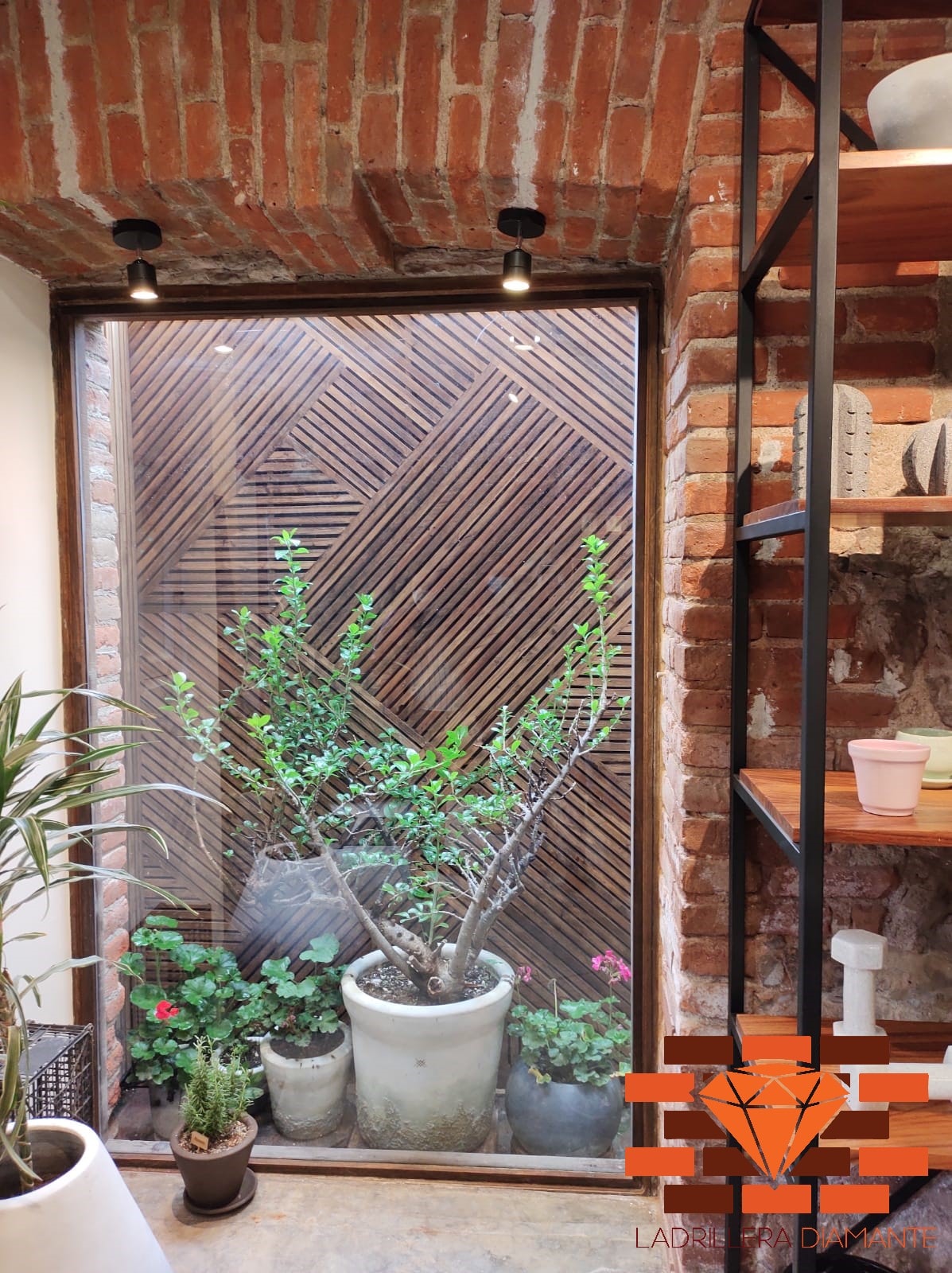 Adobes grandes para arcos en barro rojo