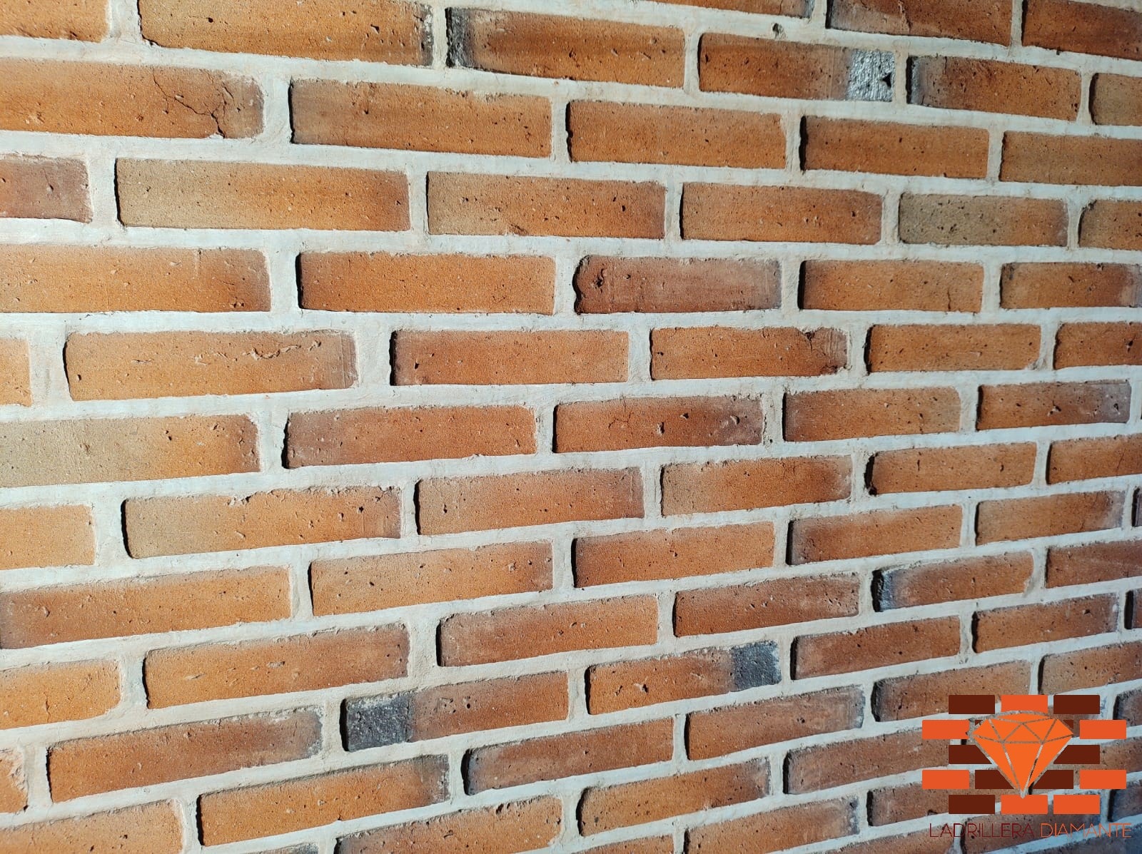 Adobes grandes para arcos en barro rojo