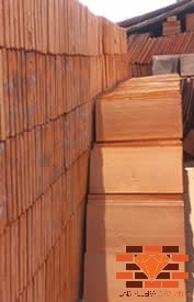 Adobes grandes para arcos en barro rojo