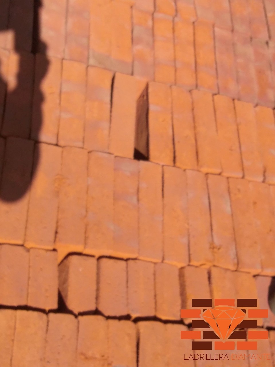 Adobes grandes para arcos en barro rojo