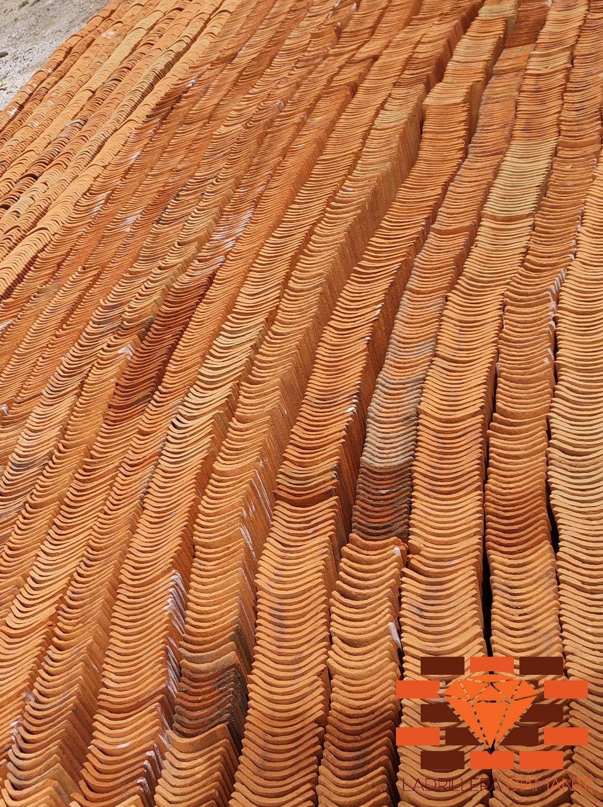 Adobes grandes para arcos en barro rojo
