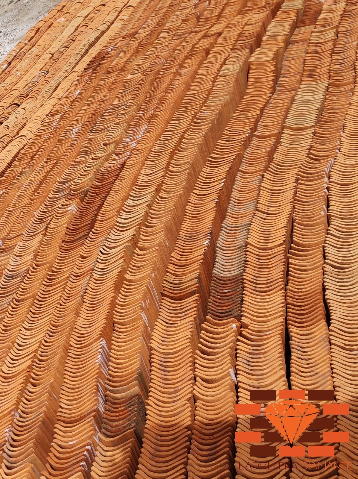 Adobes grandes para arcos en barro rojo