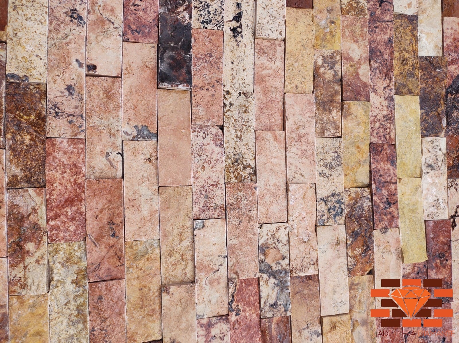 Adobes grandes para arcos en barro rojo